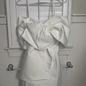Elliatt white dress XS